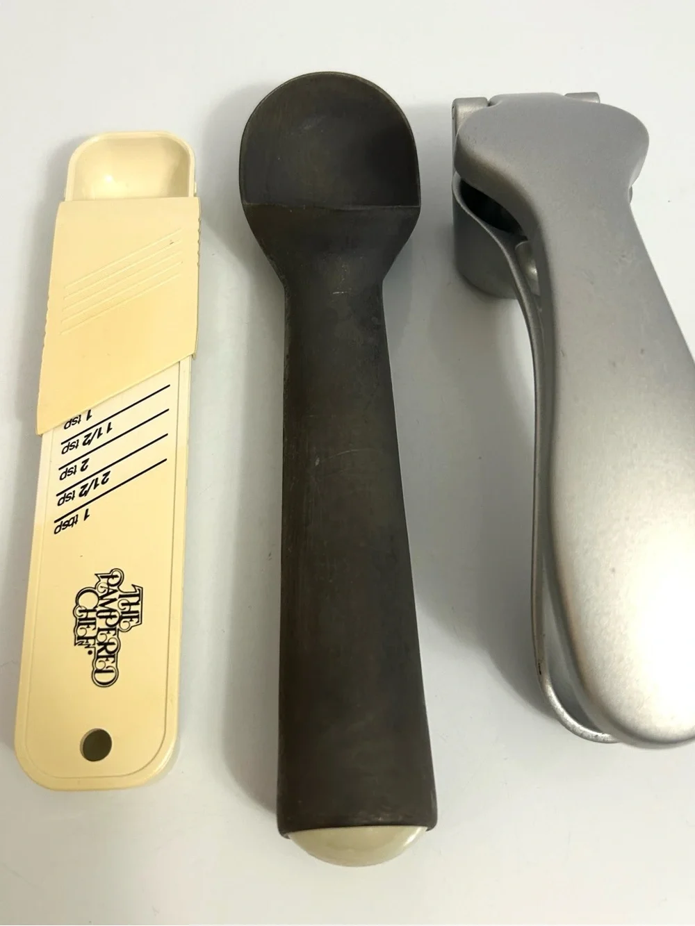 The Pampered Chef Kitchen Tools Vintage & Modern mixed lot